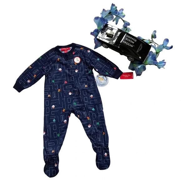 Family PJs NWT Christmas Onesie for Babies 12M - Picture 1 of 8
